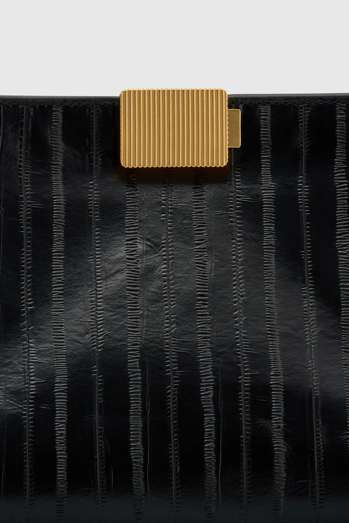 Poppy Eel Clutch - Image 3